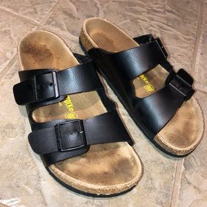 🌵UNISEX BLACK BIRKENSTOCKS🌵